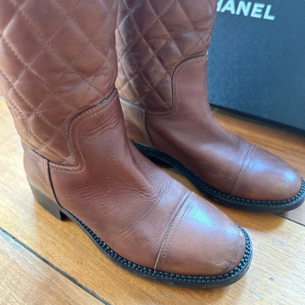 Chanel Women's CC Cap Toe Boots Quilted Leather Brown size :38 running small - Picture 9 of 16